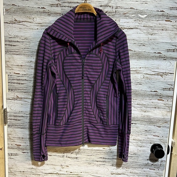 Lululemon zip up hoodie size  6 - Picture 2 of 13